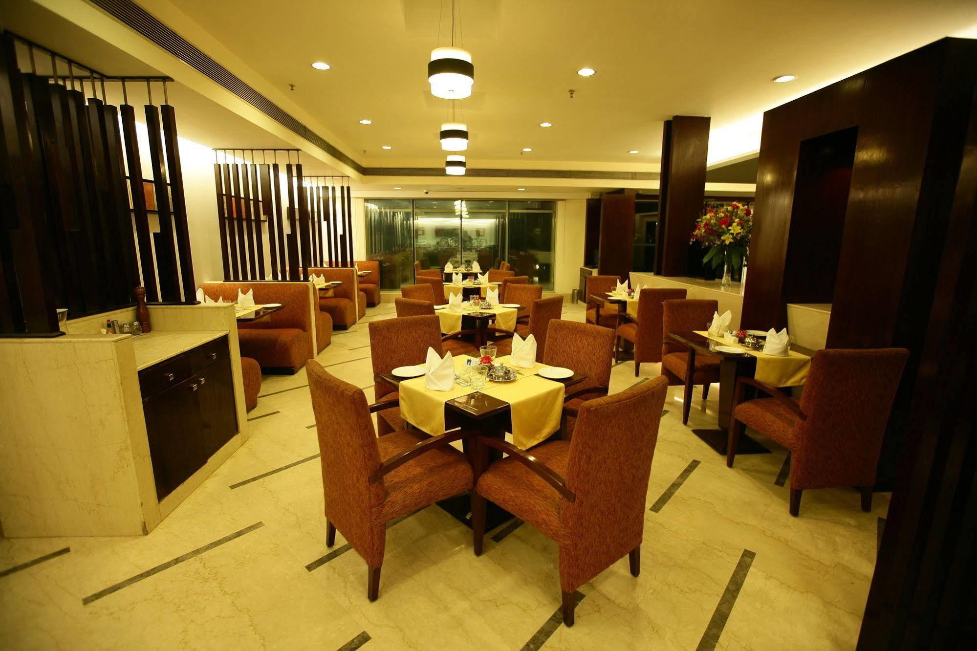 Muse Sarovar Portico Nehru Place Nova Deli Exterior foto